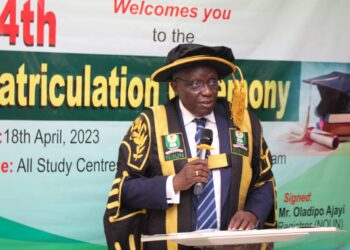Prof. Peters addresses the new students